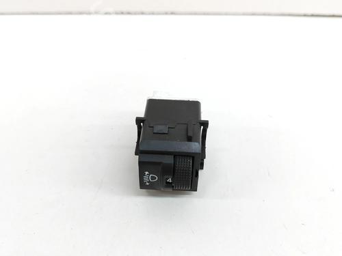 Used Switch Switch CITROËN C3 III (SX) 1.2 VTi 82 (82 hp) 17015981 17015981