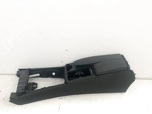 Used Middle console MERCEDES-BENZ C-CLASS T-Model (S204) C 220 CDI (204.202) (170 hp) 14614716