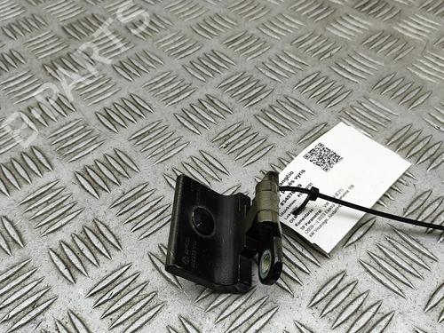 hingedoor-check-strap-vw-id4-e21-2020-33291870 main image