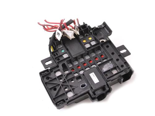 Fuse box TESLA MODEL S (5YJS) 85D AWD | BP33342567E1 - Image 4