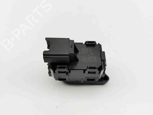Switch BMW X1 (F48) sDrive 18 d | BP29731013I30 