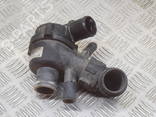 Used Thermostat housing LAND ROVER DISCOVERY IV (L319) 3.0 SDV6 4x4 (256 hp) 14625834