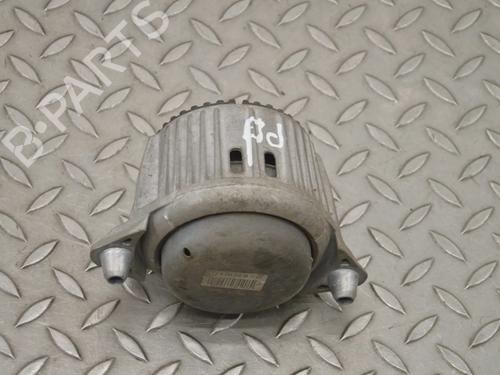 Used Engine mount MERCEDES-BENZ CLS (C218) CLS 400 (218.361) (333 hp) 30241181
