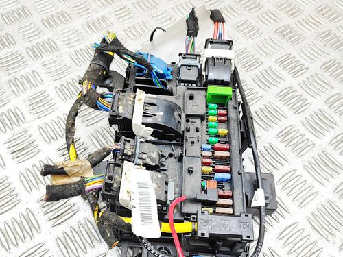 Used Fuse box Fuse box 37599000 37599000