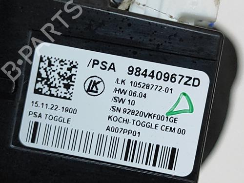 Gear lever PEUGEOT 2008 II (UD_, US_, UY_, UJ_, UR_, UC_) e-2008 (UKZKXZ) | BP29042453M90 