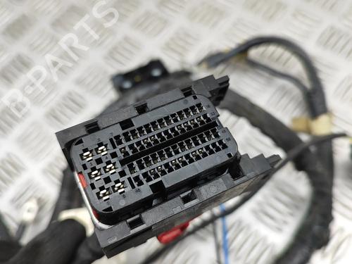 Fuse box VOLVO XC40 (536) T3 | BP30257627E1