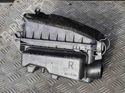 Used Air filter box TOYOTA YARIS (_P9_) 1.3 VVT-i (SCP90_, SCP90R) (87 hp) 6722530