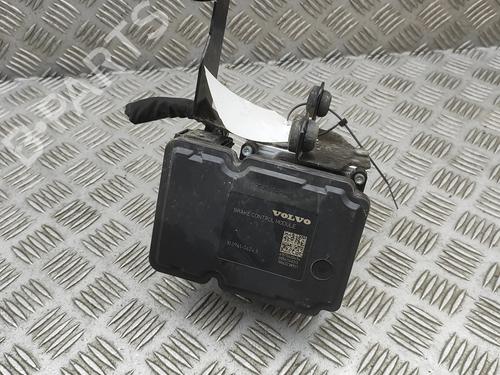 Used ABS pump ABS pump VOLVO V40 Cross Country (526) D2 (120 hp) 33387691 33387691