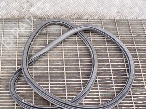 Used Rubber door seal VOLVO V40 Hatchback (525) T3 (152 hp) 14612566
