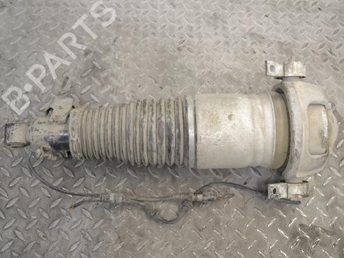Used Left rear shock absorber Left rear shock absorber VW TOUAREG (7LA, 7L6, 7L7) 5.0 V10 TDI (313 hp) 33353984 33353984