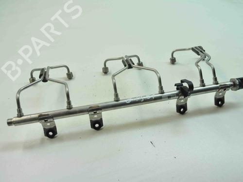 Used Injection rail BMW 1 (F20) M 140 i (340 hp) 30208337
