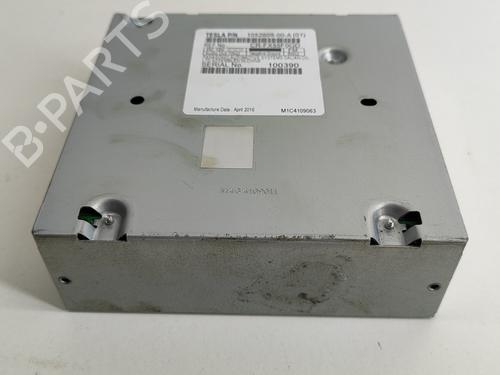 Used Electronic module TESLA MODEL X (5YJX) 90D AWD (525 hp) 17077028
