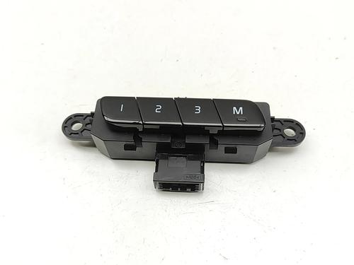 switch-volvo-xc90-ii-256-2014-31834978 main image