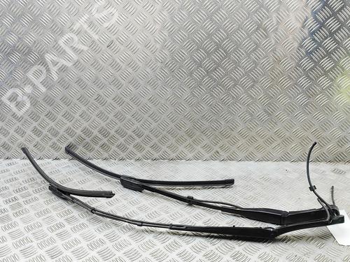 front-windshield-wiper-arm-tesla-model-y-5yjy-2019-33394355 main image