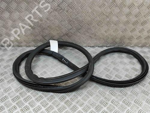 Used Rubber door seal PORSCHE TAYCAN Cross Turismo (Y1B) 4S Performance Battery Plus (Y1BDB1) (571 hp) 27770760