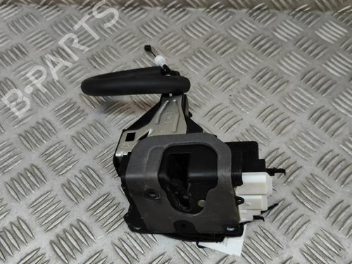 front-right-lock-jaguar-f-pace-x761-20-td4-awd-hk83203a28dc-c47869102-2015-17865196 main image