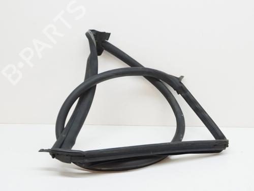 Rubber door seal TESLA MODEL S (5YJS) 75 | BP14619976C142 