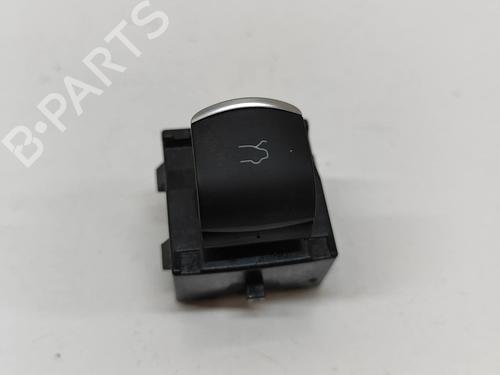 switch-alfa-romeo-stelvio-949_-2016-33372498 main image