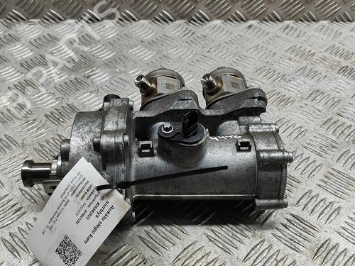 Used Vacuum pump BMW 4 Coupe (F32, F82) M4 CS (460 hp) 19743901