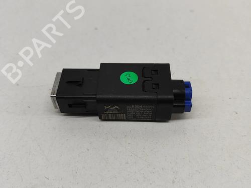 Used Electronic module Electronic module PEUGEOT 2008 II (UD_, US_, UY_, UJ_, UR_, UC_) 1.2 PureTech 130 (USHNS, URHNS) (130 hp) 28553234 28553234