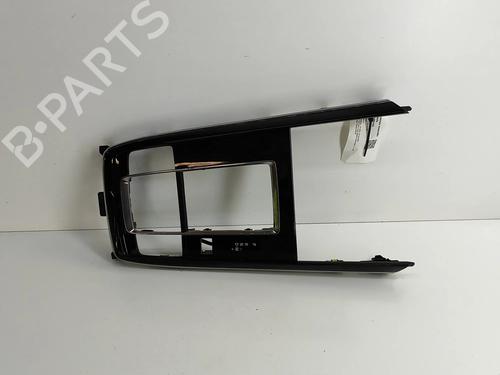 Used Middle console Middle console MAZDA CX-30 (DM) e-SKYACTIV-X M Hybrid (186 hp) 28557703 28557703