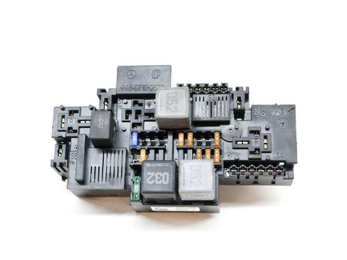 Used Fuse box Fuse box MERCEDES-BENZ C-CLASS (W205) C 200 BlueTEC / d (205.037) (136 hp) 8843269 8843269