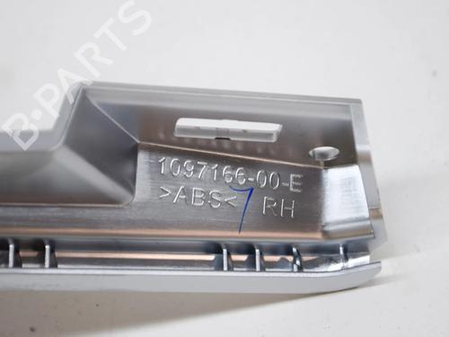 Middle console TESLA MODEL Y (5YJY) EV Performance All-wheel Drive | BP27752707I22  - Image 7