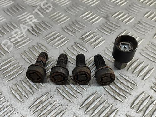 Andre INFINITI Q30 1.6 | BP28564138O1