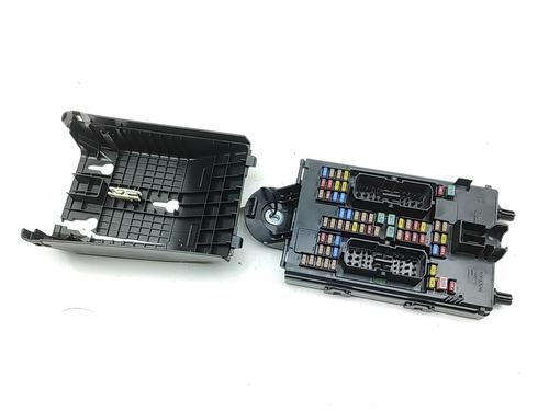 Sikringsdåse VOLVO V90 II Estate (235) B6 Mild-Hybrid AWD (348 hp) 31217142