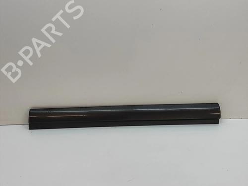 Used Door moulding trim Door moulding trim MASERATI LEVANTE SUV (M161) 3.0 D Q4 (250 hp) 33882404 33882404