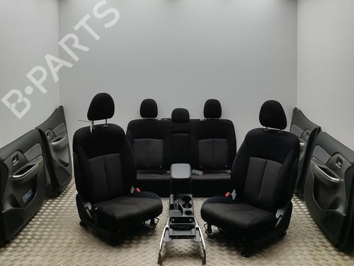 Set sedili Set sedili MITSUBISHI L200 / TRITON (KJ_, KK_, KL_) 2.4 DI-D 4WD (KL1T) (181 hp) 36703115 36703115