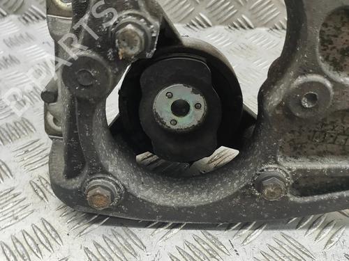 Gearbox mount MASERATI LEVANTE SUV (M161) 3.0 D Q4 | BP26710643M88 - Image 3