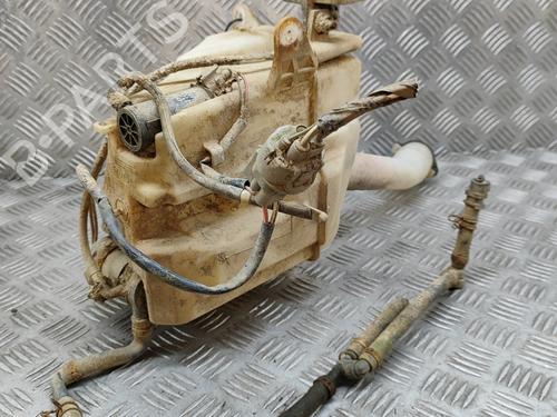 Windscreen washer tank TOYOTA LAND CRUISER 90 (_J9_) 3.0 TD (KZJ90_, KZJ95_, KZJ90R, KZJ95R, KZJ90W, KZJ95W) | BP25912784C113 