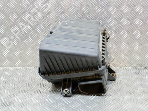 Used Air filter box HYUNDAI TERRACAN (HP) 2.9 CRDi 4WD (150 hp) 8843515