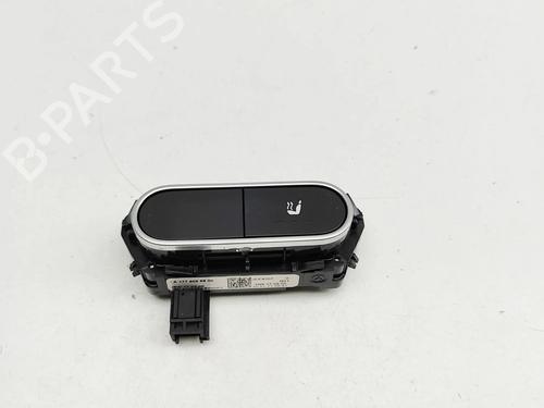 switch-mercedes-benz-glb-x247-2019-33388291 main image