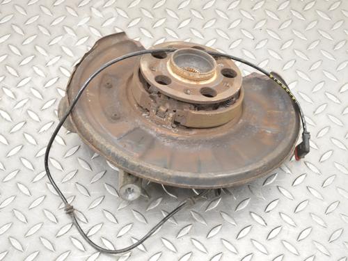 Used Right rear steering knuckle Right rear steering knuckle MERCEDES-BENZ E-CLASS Coupe (C207) E 250 CDI / BlueTEC / d (207.303, 207.304) (204 hp) 33355428 33355428