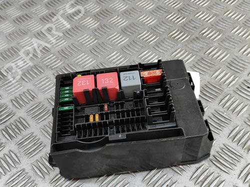 Used Fuse box MERCEDES-BENZ C-CLASS (W206) C 200 (206.042) (204 hp) 28565861