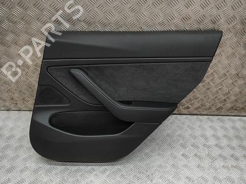 Bageste højre beklædning Bageste højre beklædning TESLA MODEL 3 (5YJ3) EV AWD (351 hp) 34530457 34530457