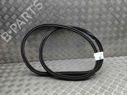 Used Rubber door seal VOLVO XC60 II (246) 2.0 B5 Mild-Hybrid (249 hp) 29486388