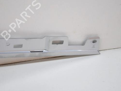 Console centrale TESLA MODEL Y (5YJY) EV Performance All-wheel Drive | BP27752704I22 