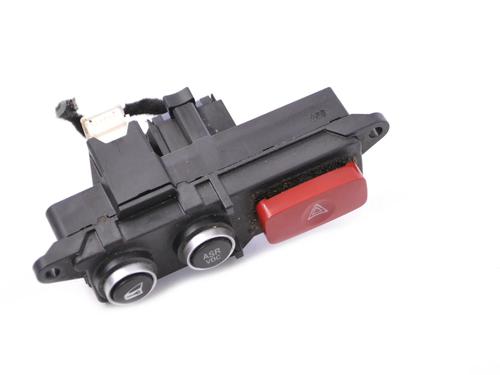 Used Warning switch ALFA ROMEO 159 (939_) 1.9 JTDM 16V (939AXF1B, 939AXC1B) (136 hp) 30220141