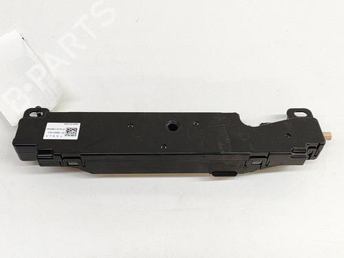 Antenne/Base TESLA MODEL 3 (5YJ3) EV AWD (441 hp) 28550626