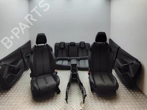 Used Seats set Seats set PEUGEOT 2008 II (UD_, US_, UY_, UJ_, UR_, UC_) e-2008 (UKZKXZ) (136 hp) 36067687 36067687