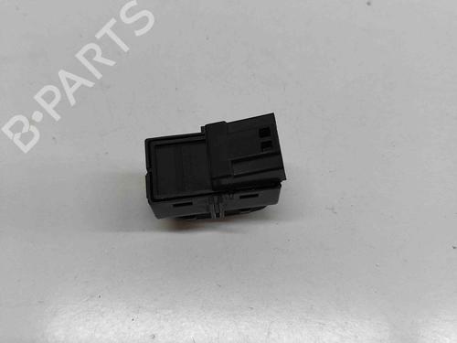 Switch VOLVO V60 II (225) B6 Mild-Hybrid AWD | BP29459365I30 