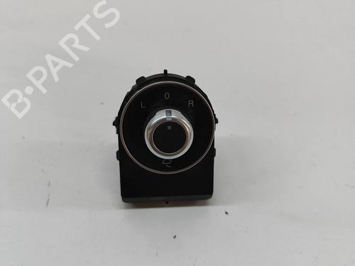mirror-switch-alfa-romeo-stelvio-949_-2016-28434933 main image