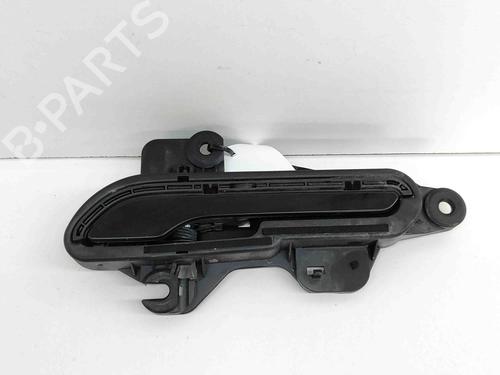 Used Front left exterior door handle TESLA MODEL Y (5YJY) EV Performance All-wheel Drive (462 hp) 28548488