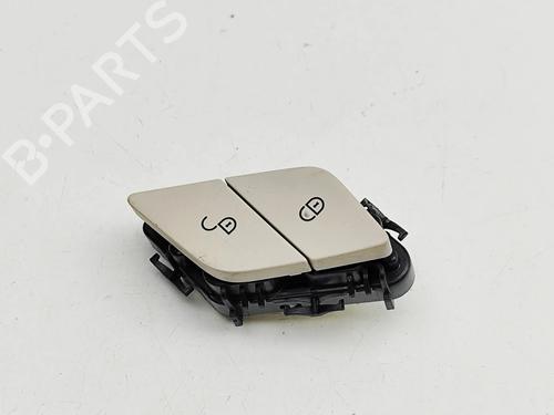 switch-mercedes-benz-e-class-w213-2016-33377612 main image