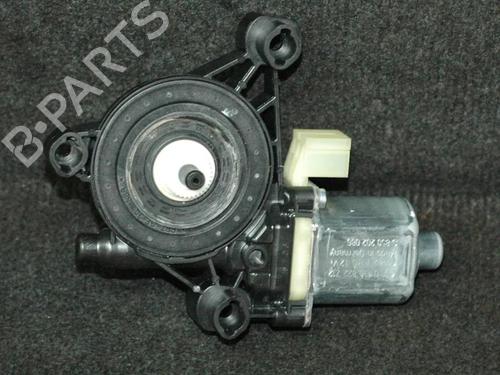 Used Right rear window motor Right rear window motor AUDI A3 Limousine (8VS, 8VM) 2.0 TDI (150 hp) 6726313 6726313