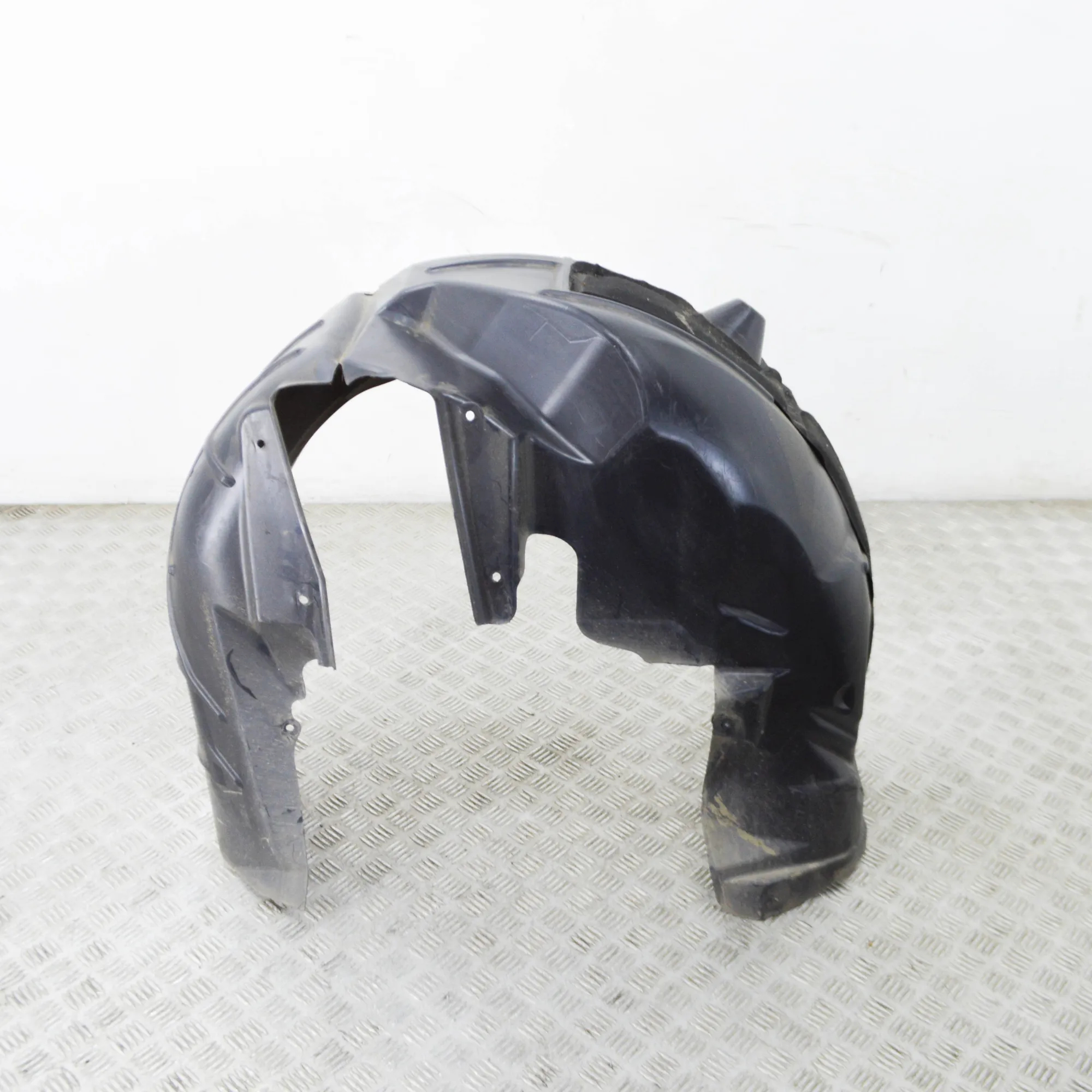 Wheel arch – Maserati LEVANTE SUV (M161) 3.0 Q4 (2016-2026)