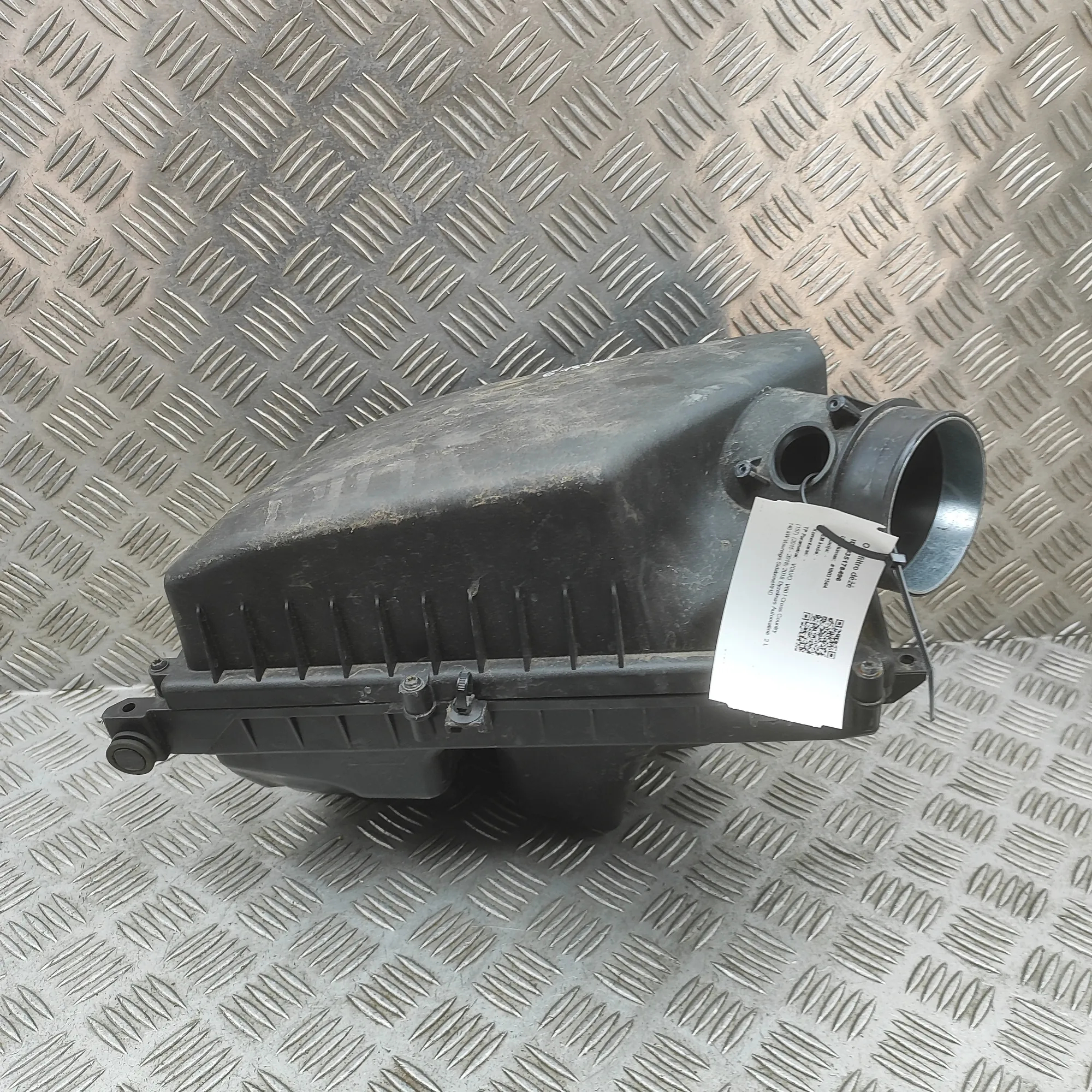 Air filter box VOLVO V60 I Cross Country (157) D4 33985795 | B-Parts